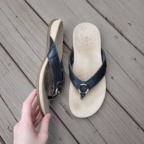 Vionic Elena Rest Black Croc Grain Faux Leather Gold Flip Flop Thong Sandals 8 - Picture 2 of 8